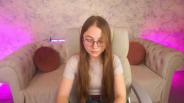 ArrinaWairr live sex cam