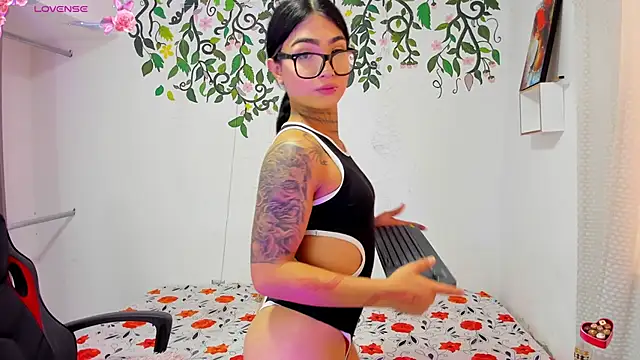 Ariadna-05 live sex cam