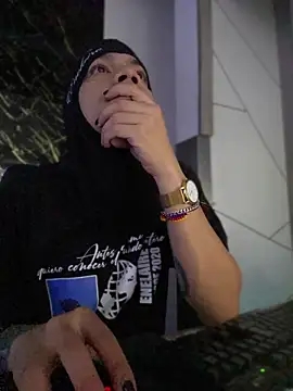 AlphaMasterXxx live sex cam