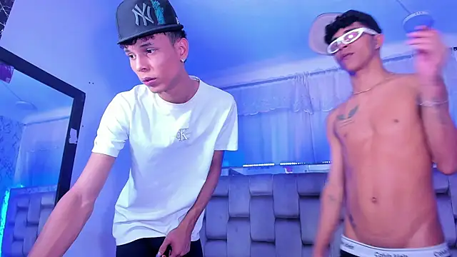 boyswantingplay live sex cam