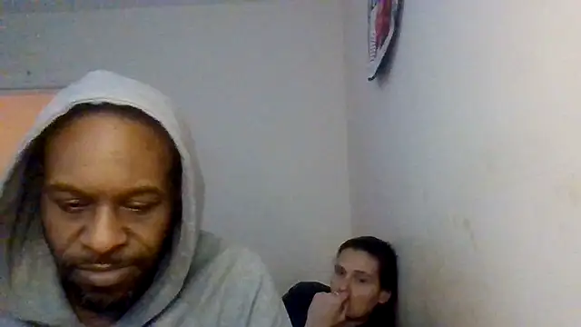 CuzzyB69 live sex cam