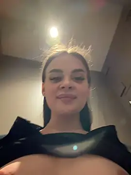 KristiRich live sex cam