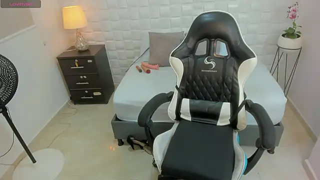 yulitza1025 live sex cam