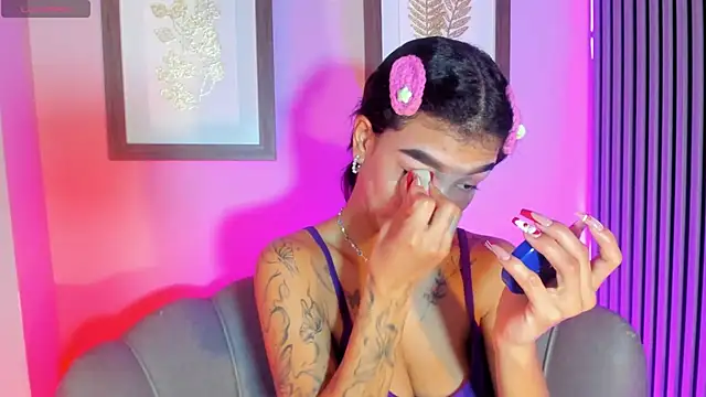 LauraAristizabal live sex cam