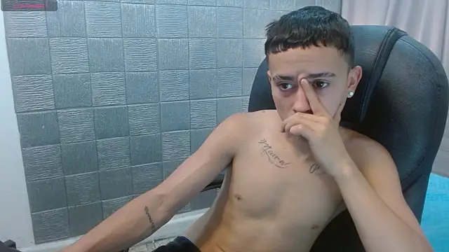 Xavii18 live sex cam