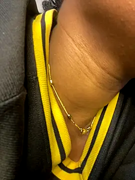 Boneca25 live sex cam