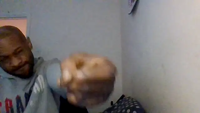 CuzzyB69 live sex cam