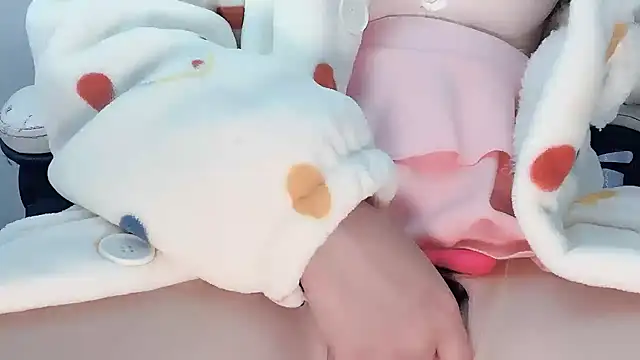 Eloise131499 live sex cam