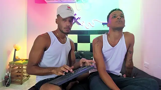 Black_Guys_Pervert_ live sex cam