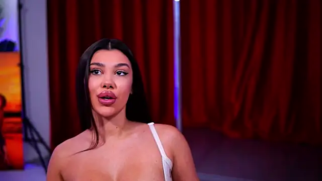 NatyDesiree live sex cam