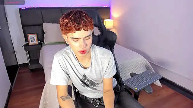 Aiiden_15 live sex cam