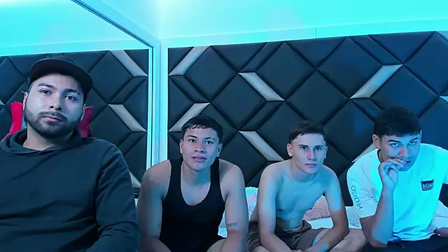 Hot_Threesomee live sex cam