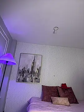 HoneyMollyX live sex cam