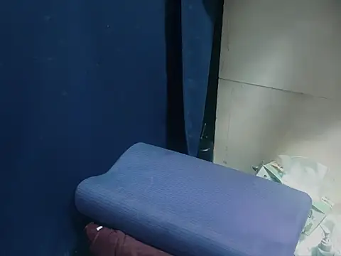 Christopher1024 live sex cam