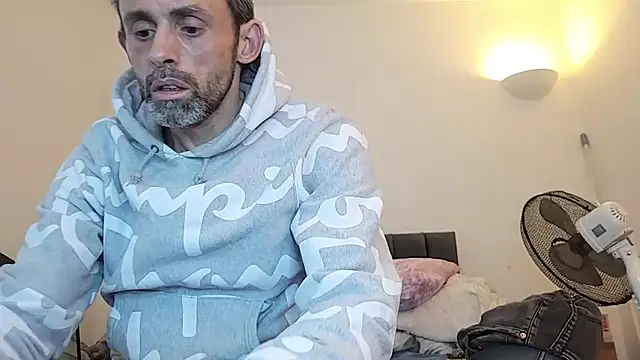 uk-bobbie-uk live sex cam