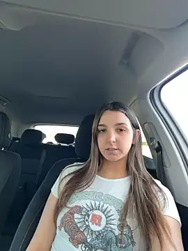 DoriDeluxe66 live sex cam