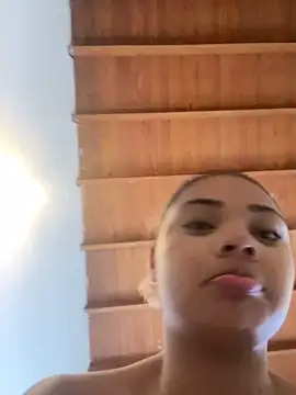 Eloisa_cleavage_ live sex cam