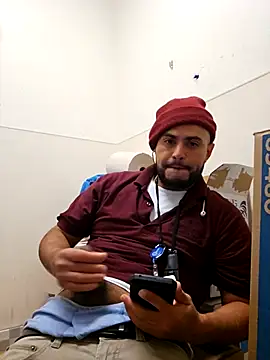 gardy8585 live sex cam