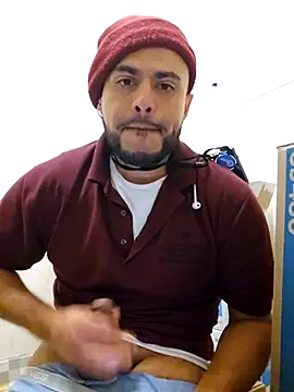 gardy8585 live sex cam