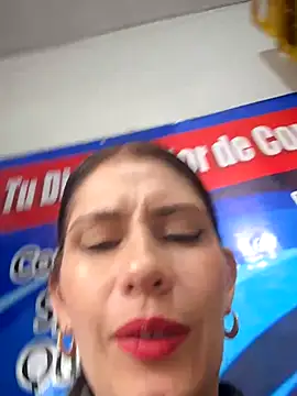 Alysson-- live sex cam