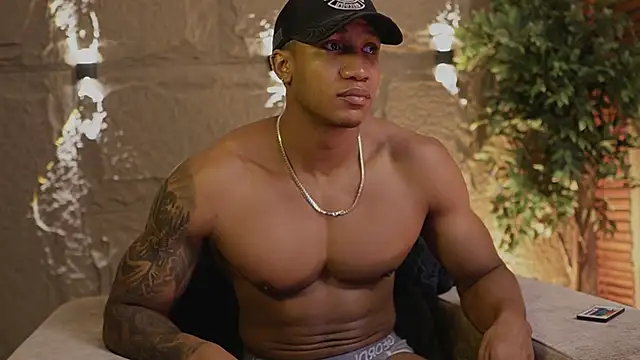 Logan_Varela live sex cam