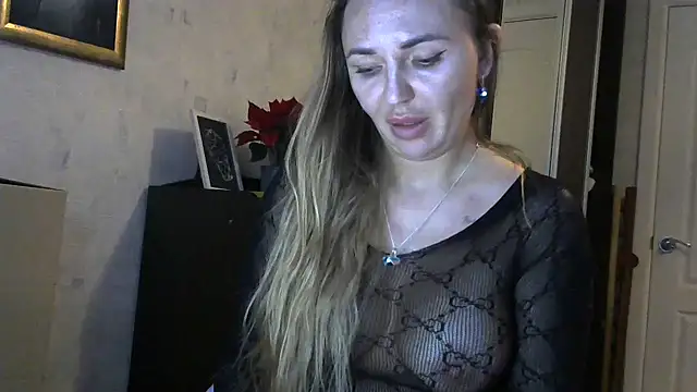 AngelinaLove28 live sex cam