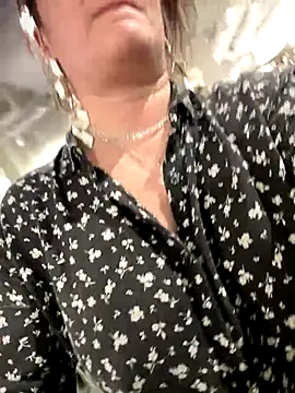 ZhenjaPoledance live sex cam