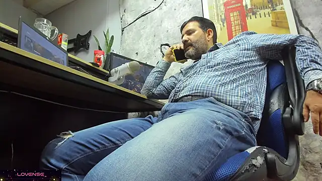 Maxi_thebig_daddy live sex cam