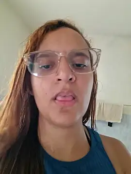 AliceRuivinha2 live sex cam