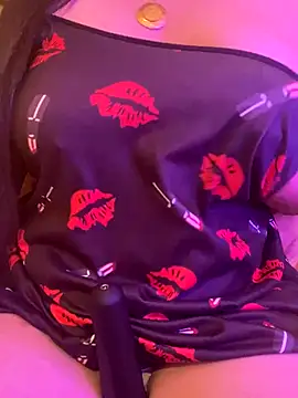 Cameelia live sex cam