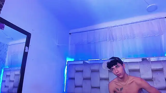 boyswantingplay live sex cam