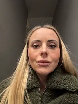 EmaSalis live sex cam