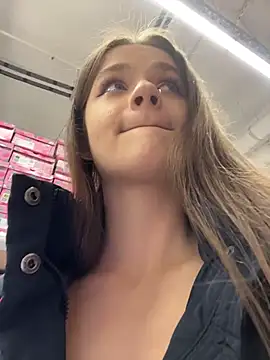 KittyQueeny live sex cam