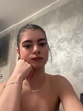 MissHerra2 live sex cam