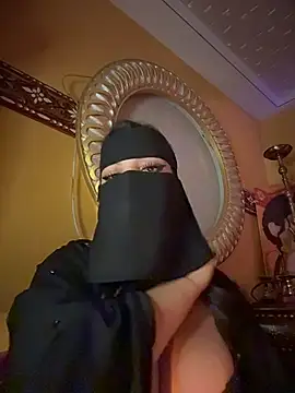 Queentaraf999 live sex cam