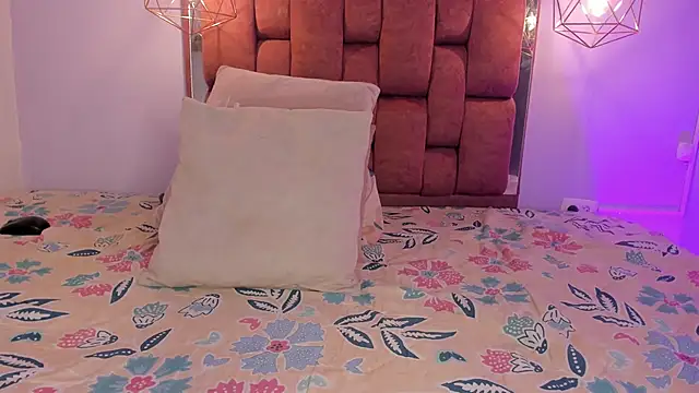 kristakinnky live sex cam