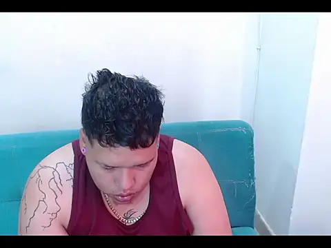 Yulian_bigclit7 live sex cam