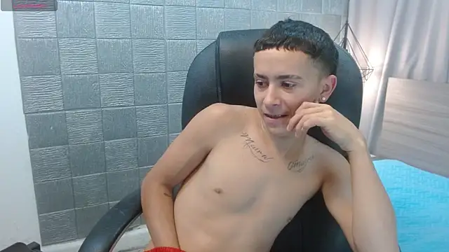 Xavii18 live sex cam