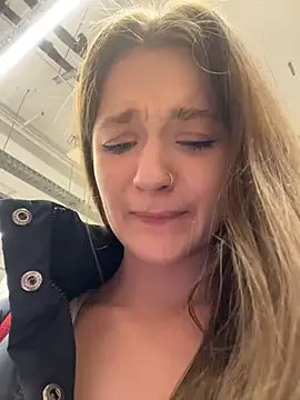 KittyQueeny live sex cam