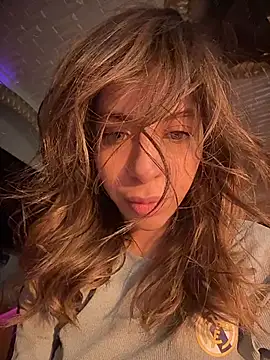 Queentaraf999 live sex cam