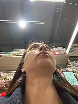 Holly_Play live sex cam