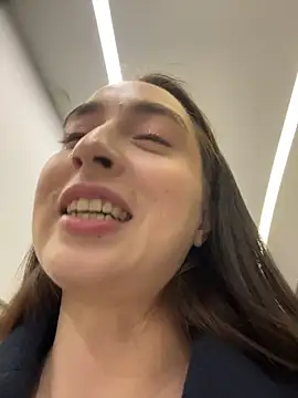 Holly_Play live sex cam