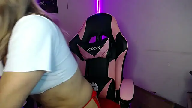 yuliana_19 live sex cam