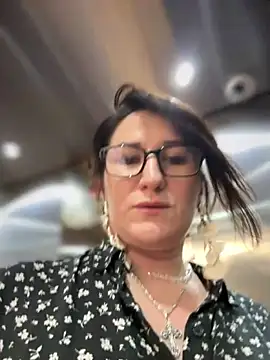 ZhenjaPoledance live sex cam