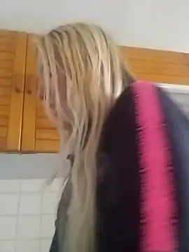 Mllesha74000 live sex cam