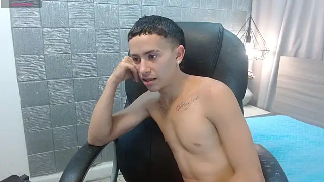 Xavii18 live sex cam