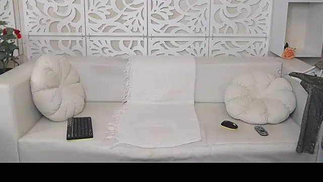 BustyGrannyMaggie live sex cam