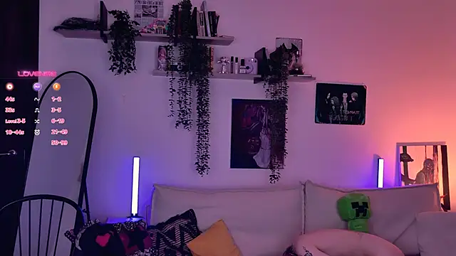 Lollyshy live sex cam