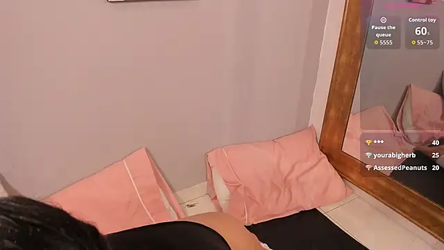 Maia_W10 live sex cam