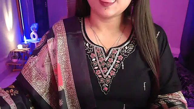 Mitikaa live sex cam